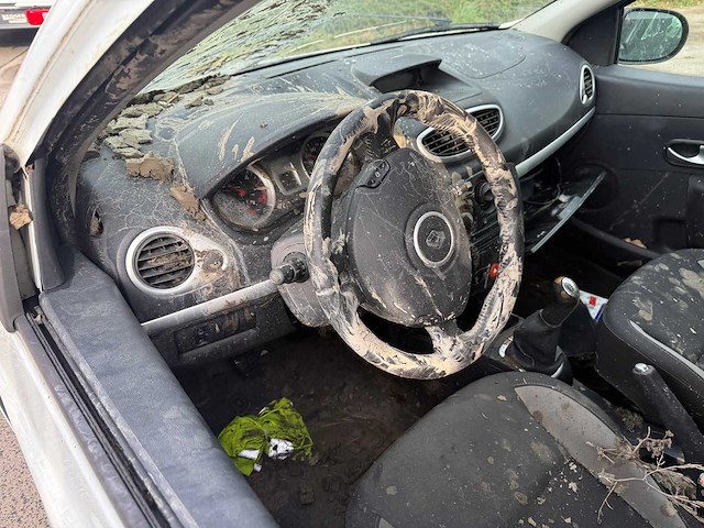 Renault - 2011 - clio - personenauto - afbeelding 4 van  15