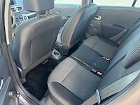 Renault - 2012 - clio - personenauto - afbeelding 13 van  27