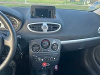 Renault - 2012 - clio - personenauto - afbeelding 15 van  27