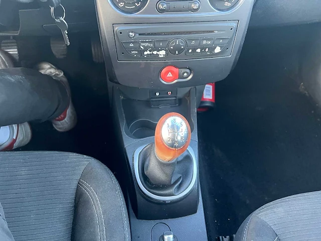 Renault - 2012 - clio - personenauto - afbeelding 17 van  27