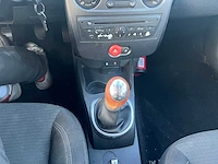 Renault - 2012 - clio - personenauto - afbeelding 17 van  27