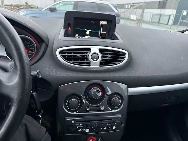 Renault - 2012 - clio - personenauto - afbeelding 9 van  20