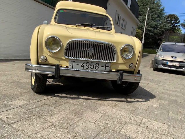 Renault - bestelwagen - r-4 fsa - oldtimer - afbeelding 20 van  52
