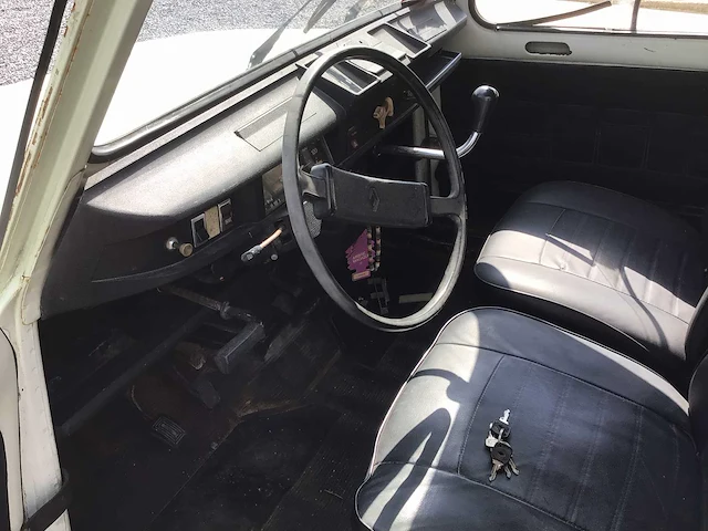 Renault 4l gtl voorouder uit 1981 - afbeelding 15 van  30