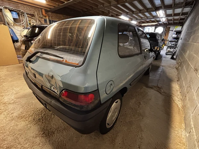 Renault clio, 1996 - afbeelding 18 van  23