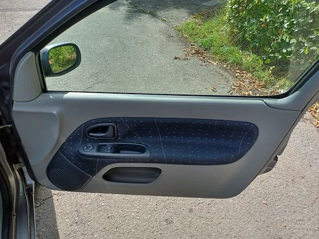 Renault clio, 2001 - afbeelding 3 van  18