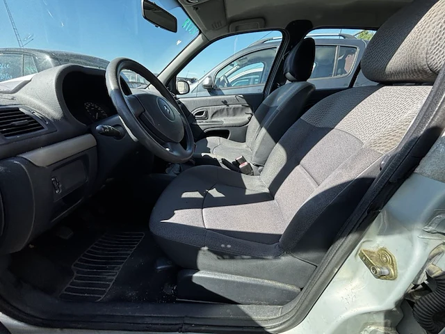 Renault clio, 2004 - afbeelding 14 van  31
