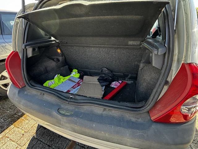 Renault clio, 2004 - afbeelding 16 van  31