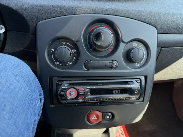 Renault clio, 2011 - afbeelding 9 van  27