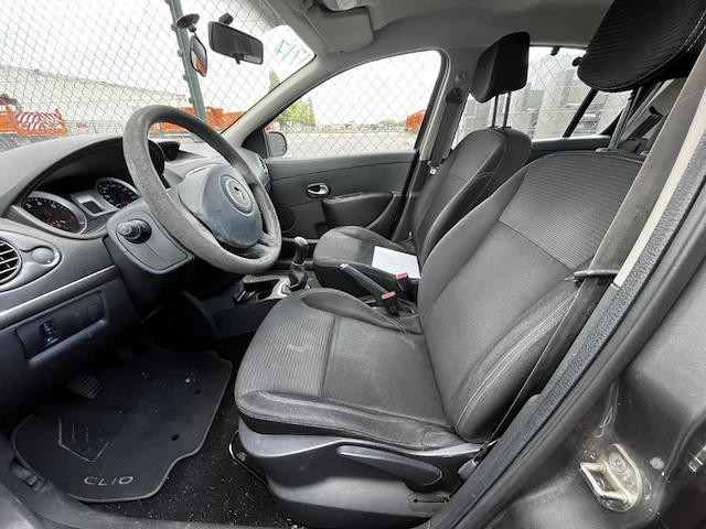 Renault clio iii phase 1.5 dci exception fap 104g. 75, 2013 - afbeelding 9 van  29