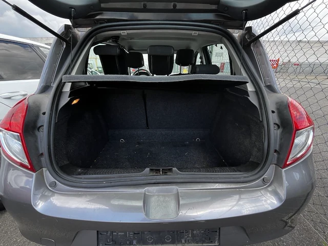 Renault clio iii phase 1.5 dci exception fap 104g. 75, 2013 - afbeelding 11 van  29