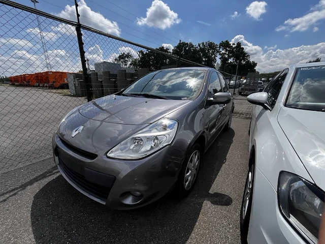 Renault clio iii phase 1.5 dci exception fap 104g. 75, 2013 - afbeelding 1 van  29