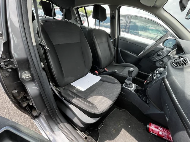 Renault clio iii phase 1.5 dci exception fap 104g. 75, 2013 - afbeelding 14 van  29