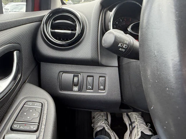 Renault clio iv phase ii 1.2 tce energy intens edc 118 at,2016 - afbeelding 10 van  34