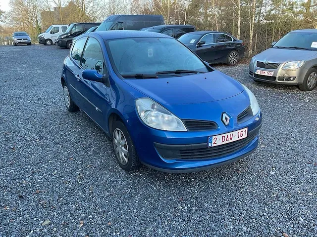 Renault clio personenauto - afbeelding 13 van  18