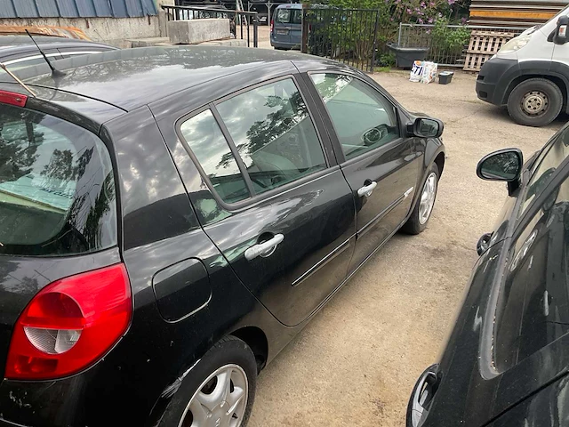 Renault clio personenauto - afbeelding 9 van  13