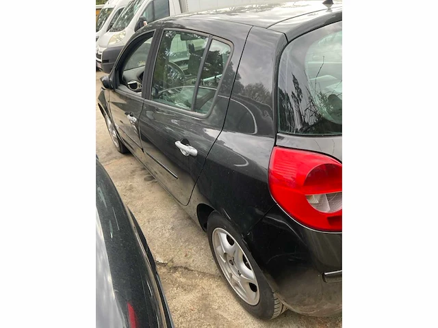 Renault clio personenauto - afbeelding 12 van  13