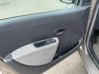 Renault clio uit 2010 - afbeelding 2 van  52
