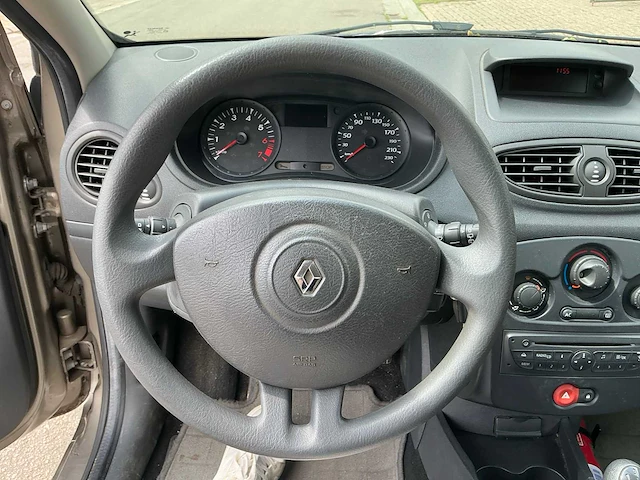 Renault clio uit 2010 - afbeelding 6 van  52