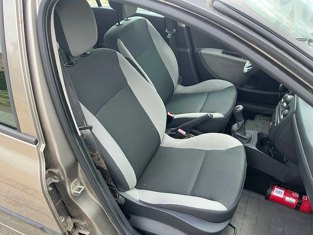 Renault clio uit 2010 - afbeelding 16 van  52
