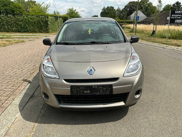 Renault clio uit 2010 - afbeelding 12 van  52
