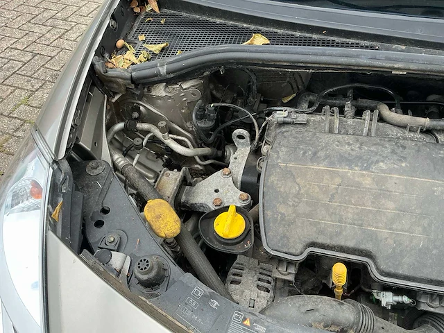 Renault clio uit 2010 - afbeelding 31 van  52