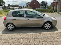 Renault clio uit 2010 - afbeelding 34 van  52