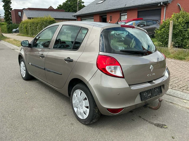 Renault clio uit 2010 - afbeelding 50 van  52