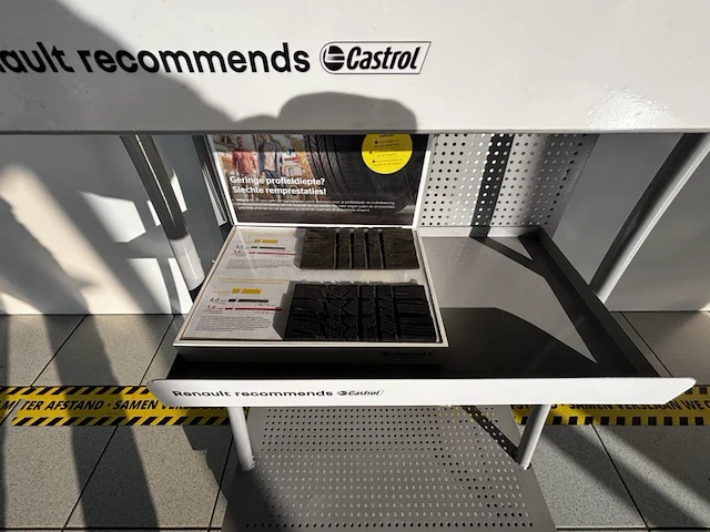 Renault display - afbeelding 4 van  5