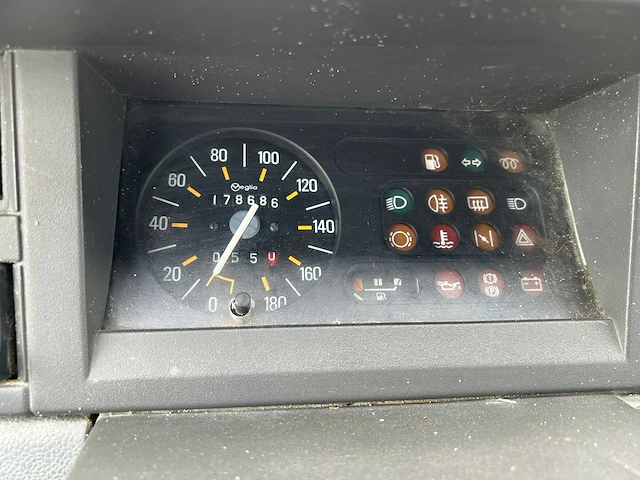 Renault expres oldtimer uit 1991 - afbeelding 2 van  14