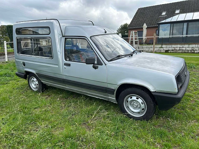 Renault expres oldtimer uit 1991 - afbeelding 10 van  14