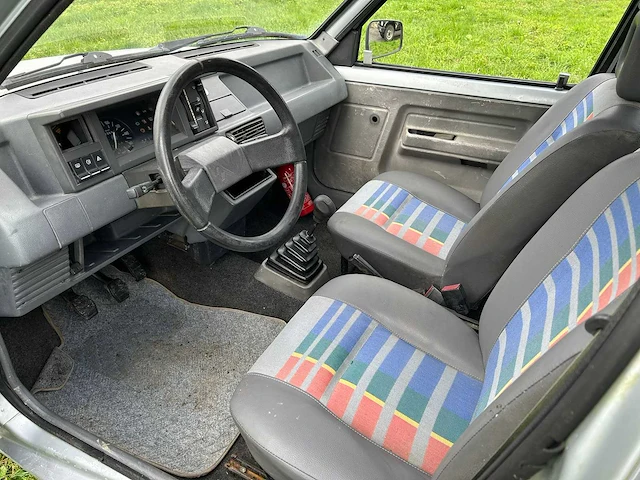 Renault expres oldtimer uit 1991 - afbeelding 14 van  14