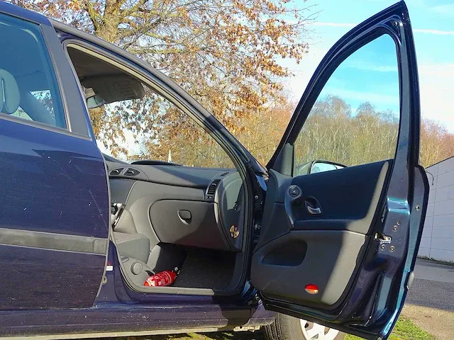 Renault laguna 1.9 dci - afbeelding 9 van  50