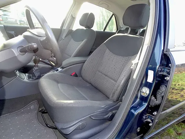 Renault laguna 1.9 dci - afbeelding 26 van  50