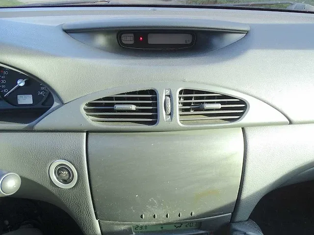 Renault laguna 1.9 dci - afbeelding 27 van  50