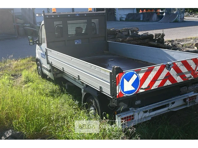 Renault lichte vrachtwagen met kipbak - afbeelding 9 van  22