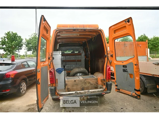 Renault lichte vrachtwagen - afbeelding 8 van  18