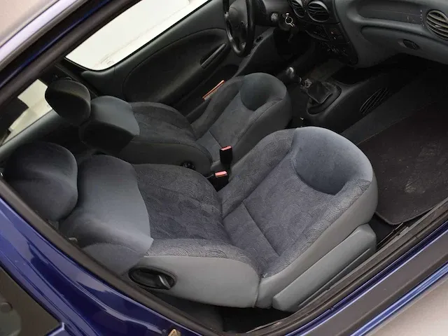 Renault megane 2.0l gt 1999 no reserve - afbeelding 15 van  36