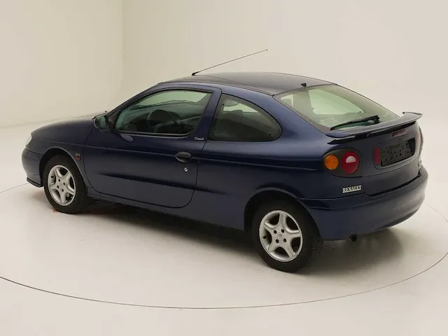 Renault megane 2.0l gt 1999 no reserve - afbeelding 34 van  36