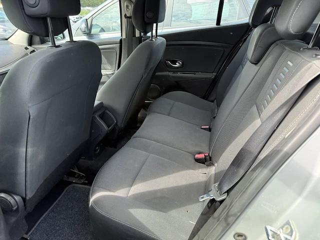 Renault megane berline iii 1.5 dci expression 105,2010 - afbeelding 8 van  33