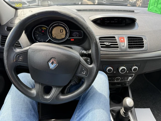Renault megane berline iii 1.5 dci expression 105,2010 - afbeelding 32 van  33