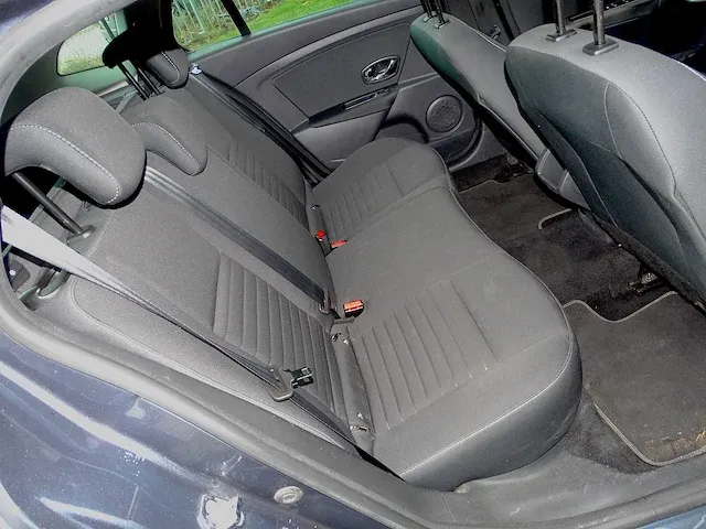 Renault megane grandtour 1.5 dci - afbeelding 18 van  48