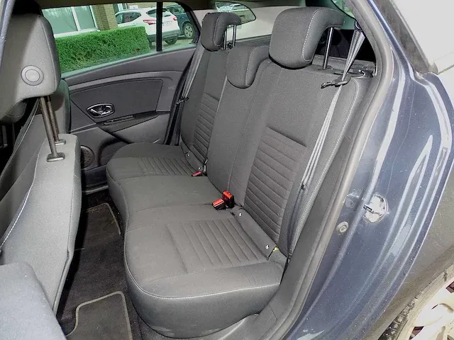 Renault megane grandtour 1.5 dci - afbeelding 24 van  48