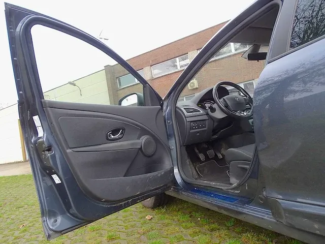Renault megane grandtour 1.5 dci - afbeelding 25 van  48