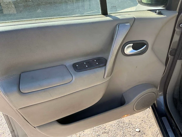 Renault megane scenic uit 2005 - afbeelding 2 van  73
