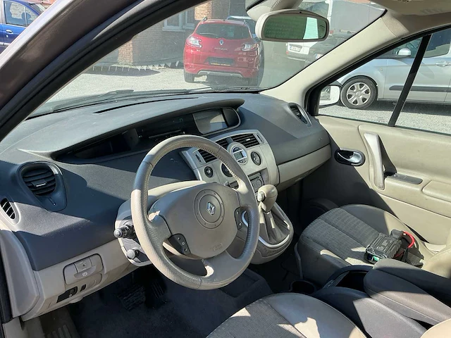 Renault megane scenic uit 2005 - afbeelding 3 van  73