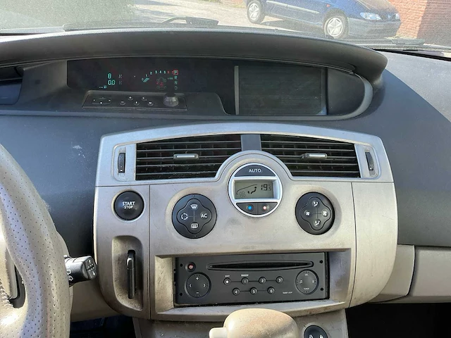 Renault megane scenic uit 2005 - afbeelding 11 van  73