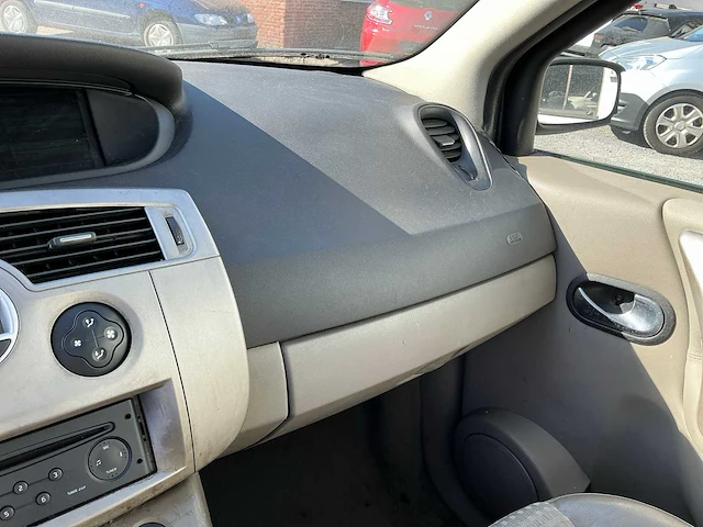 Renault megane scenic uit 2005 - afbeelding 14 van  73