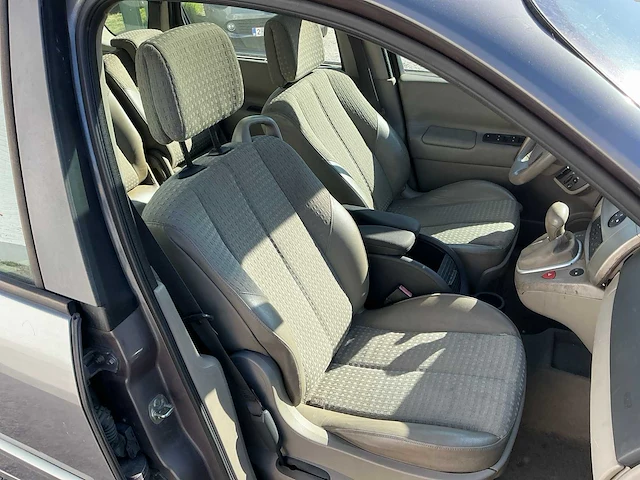 Renault megane scenic uit 2005 - afbeelding 18 van  73