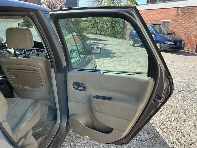 Renault megane scenic uit 2005 - afbeelding 19 van  73